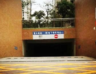惠州夏日南庭停車(chē)場(chǎng)劃線工程